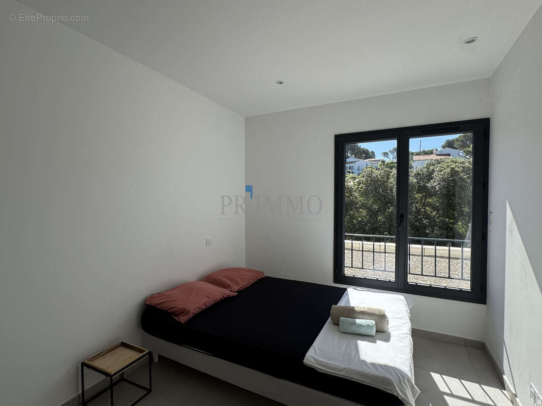 VILLA de 2022, coeur de Boulouris avec piscine. - photo 9