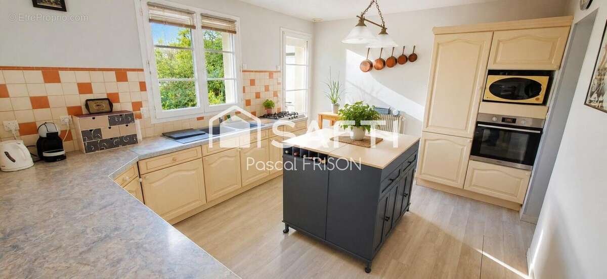 Maison 120 m² à Saint-Etienne-De-Chigny  - photo 5