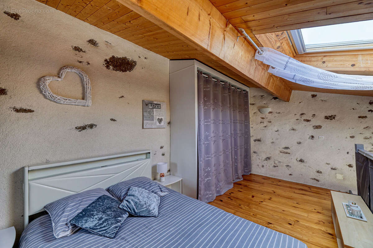 Maison familiale en pierre - Lege - photo 12