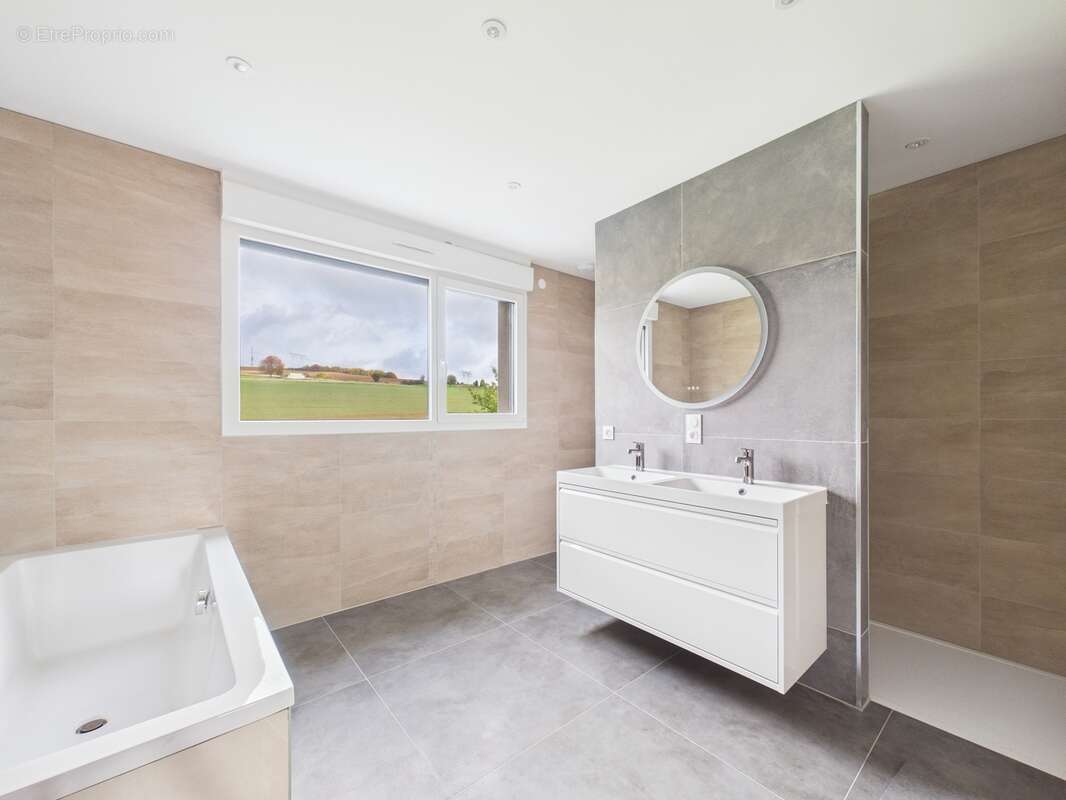 Maison à CHARLEVILLE-MEZIERES