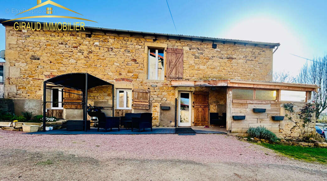 Maison à SAINT-DENIS-DE-CABANNE