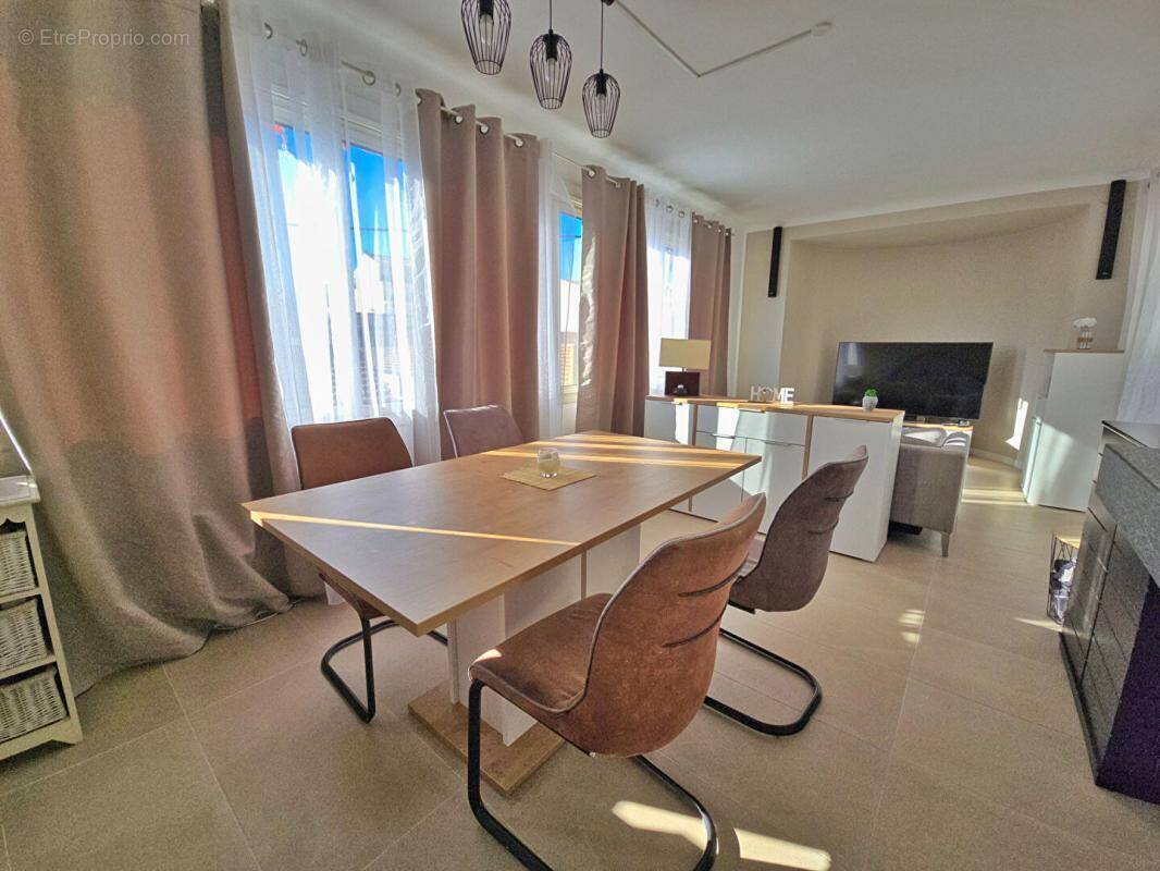 Appartement à VALLAURIS