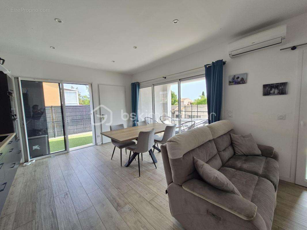 Appartement à CARQUEIRANNE