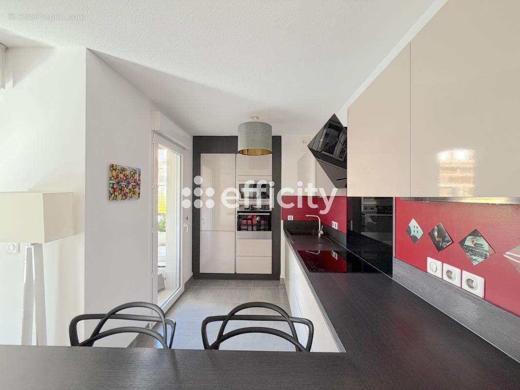 Appartement à LATTES