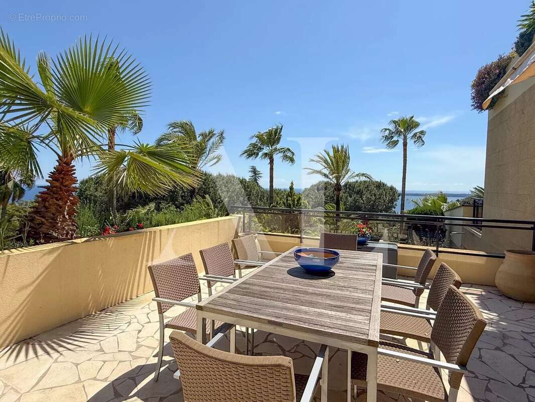 Appartement à VALLAURIS