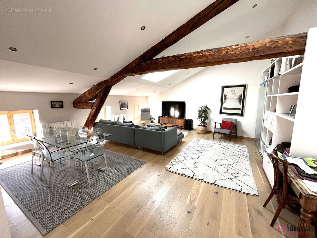 Appartement à SAINT-ETIENNE