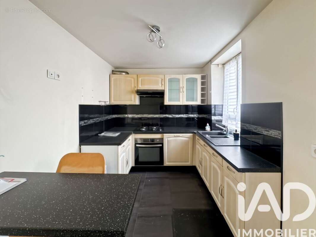 Photo 4 - Appartement à SAINT-GERMAIN-LES-CORBEIL
