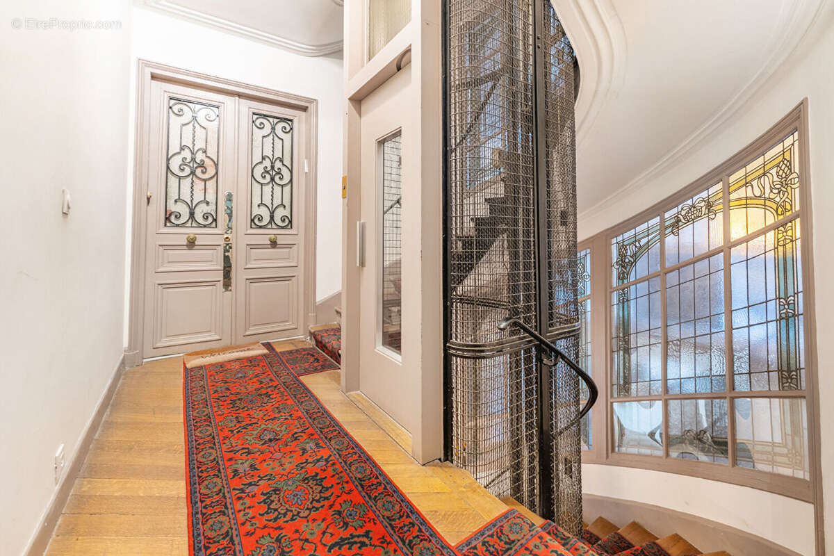 Appartement à NEUILLY-SUR-SEINE