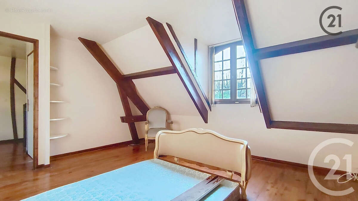 Maison à OZOUER-LE-VOULGIS