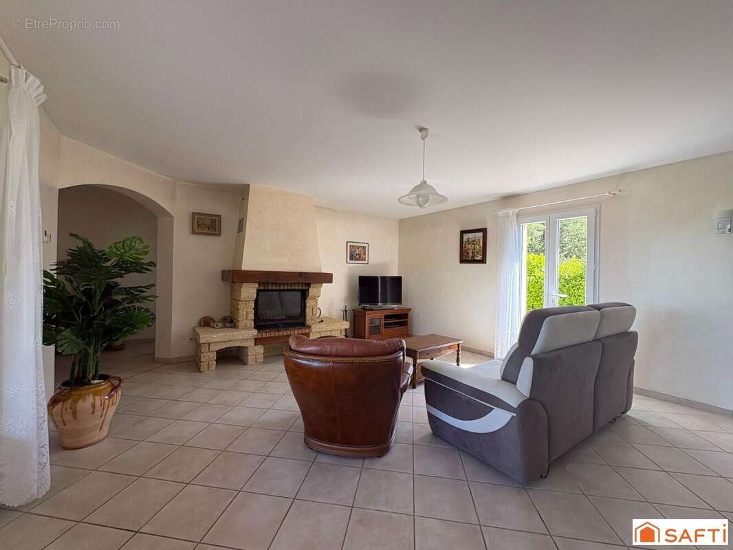 Maison 130 m² à Buisson  - photo 6