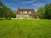 Maison à FRENEUSE