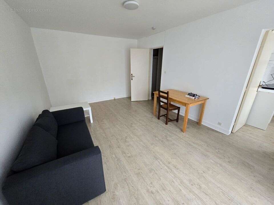 Studio, T1,vendu loué, orleans, La source, proche université, - Appartement à ORLEANS