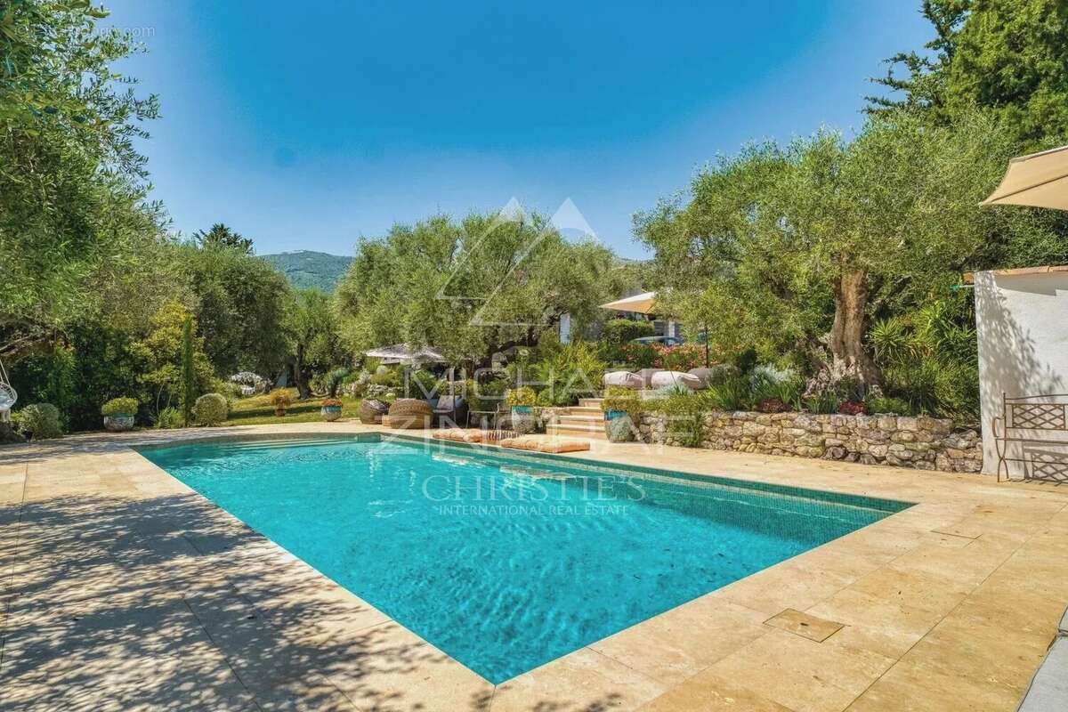 Maison à TOURRETTES-SUR-LOUP