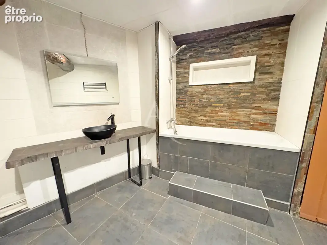 Vinca : maison de ville 3 pièces - 87 m²  pierres apparentes et cachet de l'ancien !! - photo 8