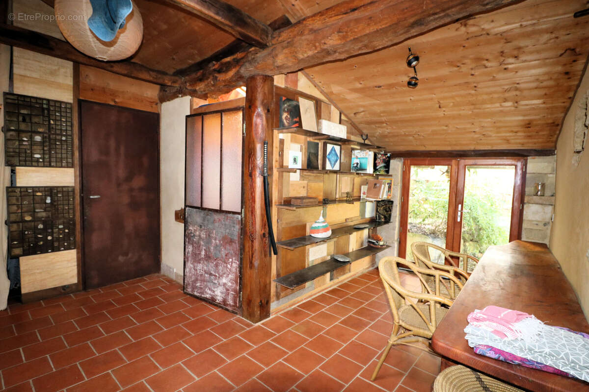 Maison à SAINT-JEAN-LE-COMTAL