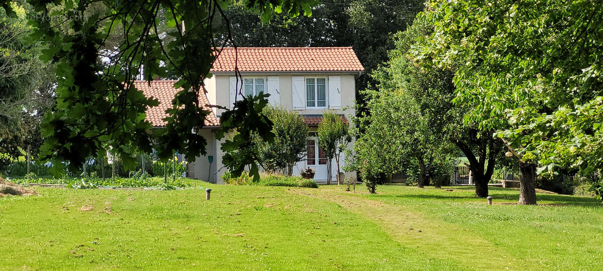 Maison à GARLIN