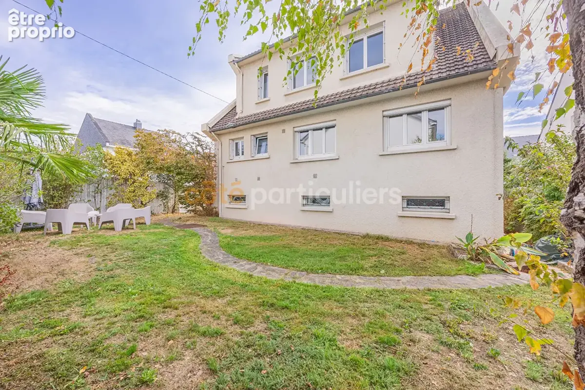 Maison saint-herblain/bouvardiere -- 5 chambres -- double piece de vie --190 m2 -- jardin --double garage--  deux bureaux - photo 12