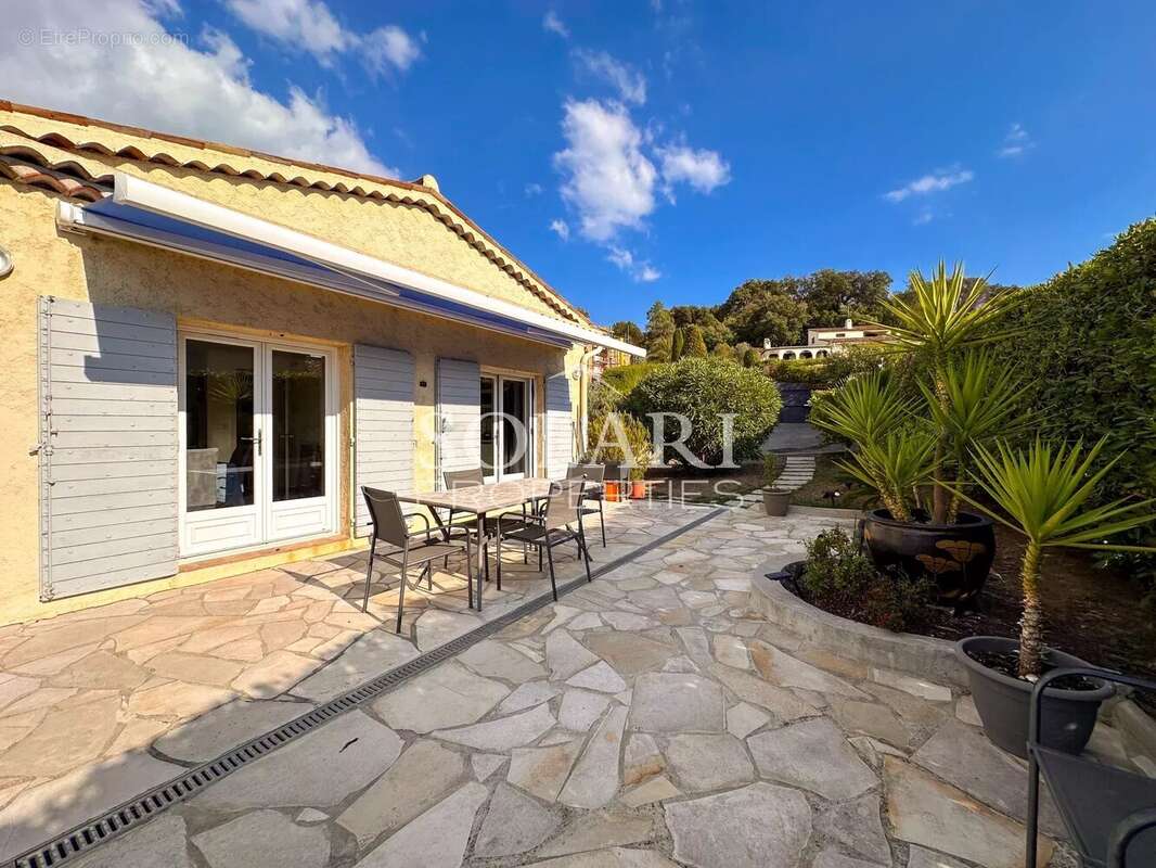 Maison à MANDELIEU-LA-NAPOULE