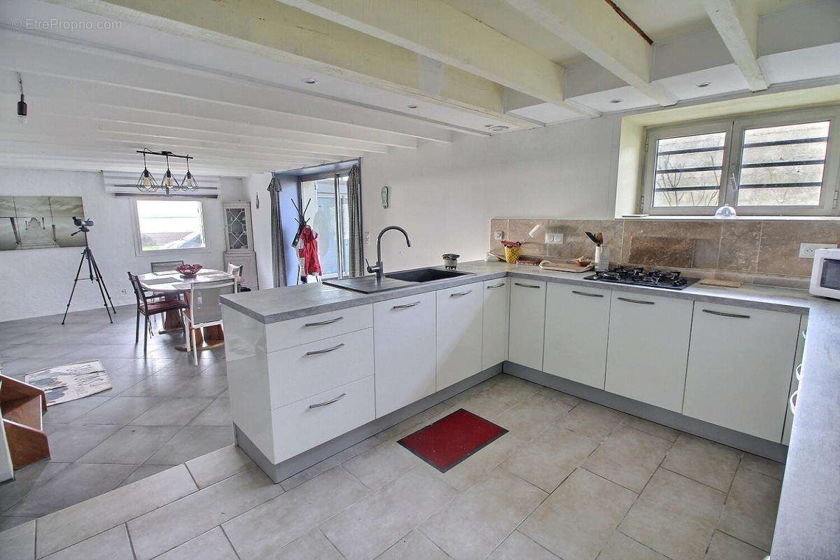 Maison à CHENAC-SAINT-SEURIN-D&#039;UZET