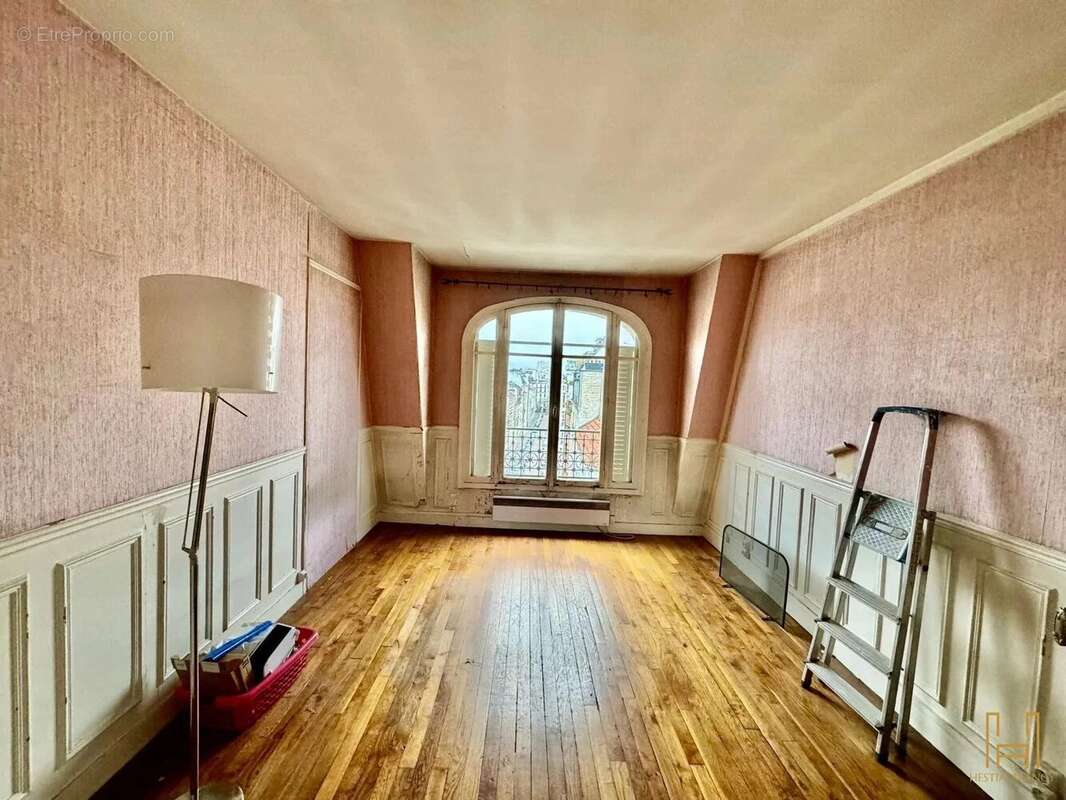 Appartement à PARIS-14E
