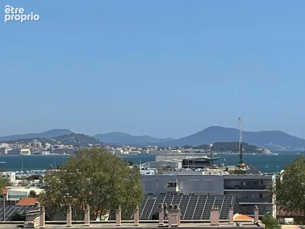 LA-SEYNE-SUR-MER - LE CATAMARAN.Appartement T4 de 86 m2 - Vue Rade - photo 7