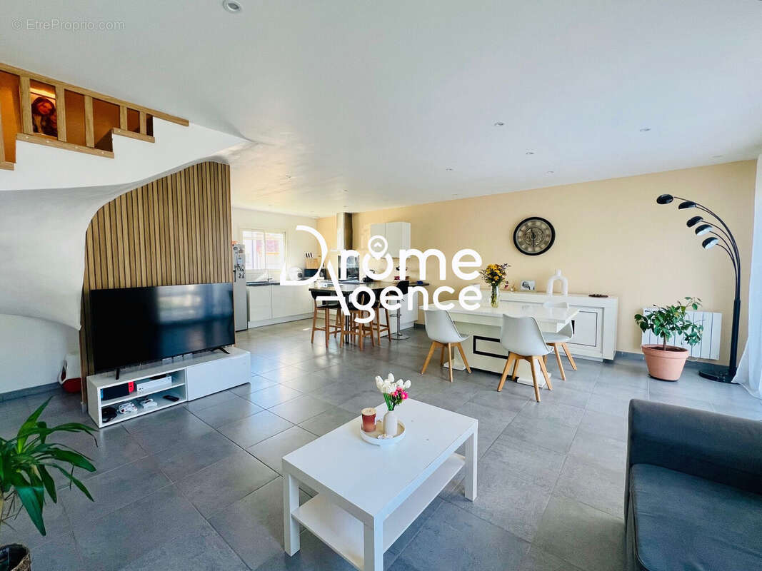 Maison 93 m² à Besayes  - photo 2