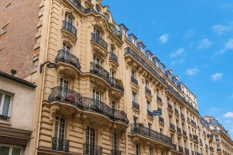 Appartement à PARIS-18E