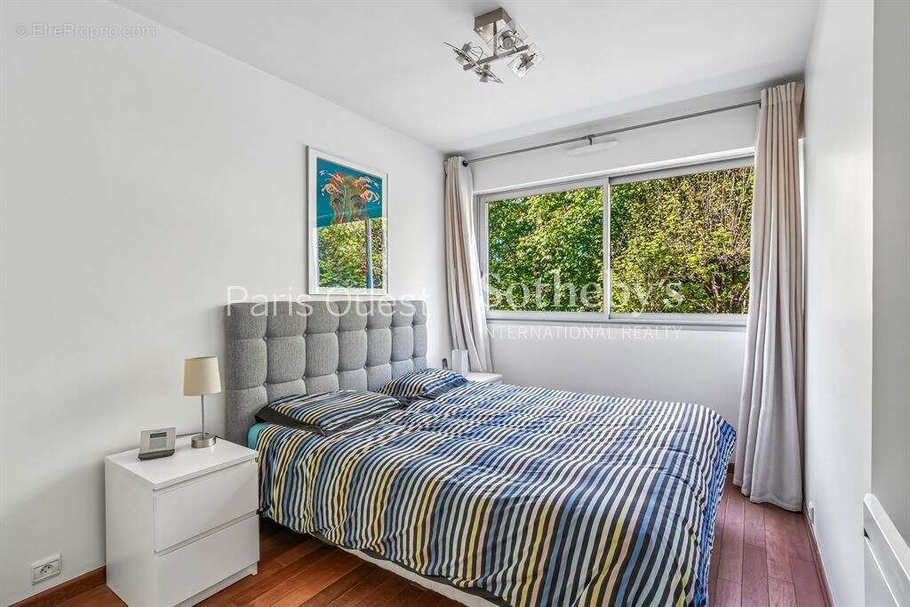 Appartement à NEUILLY-SUR-SEINE