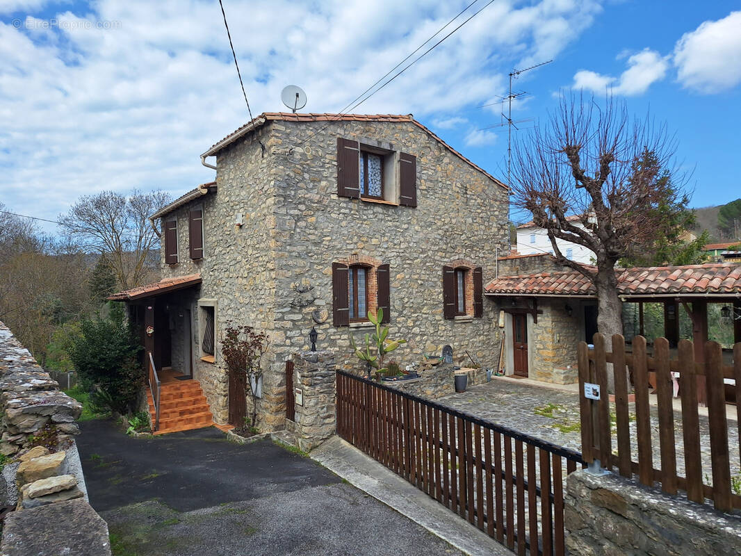 Maison à ANTUGNAC
