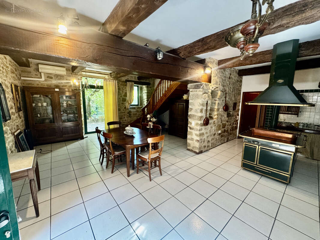 Mas provençal 356 m2 - photo 8