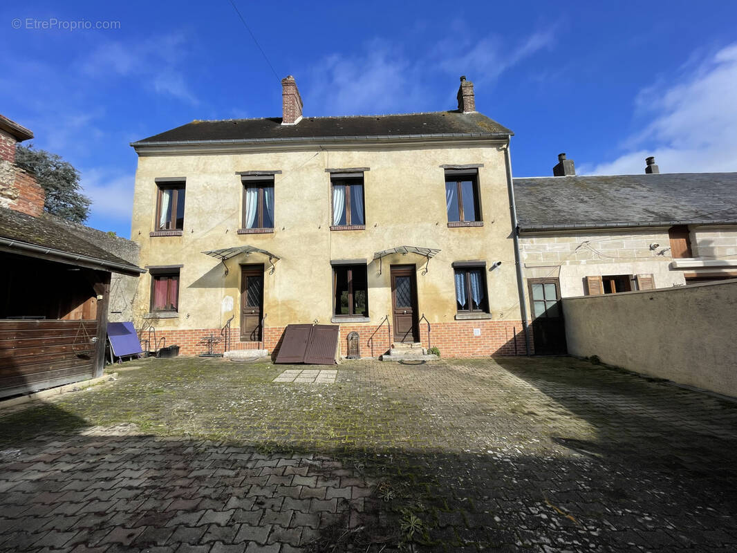 Maison à MERU