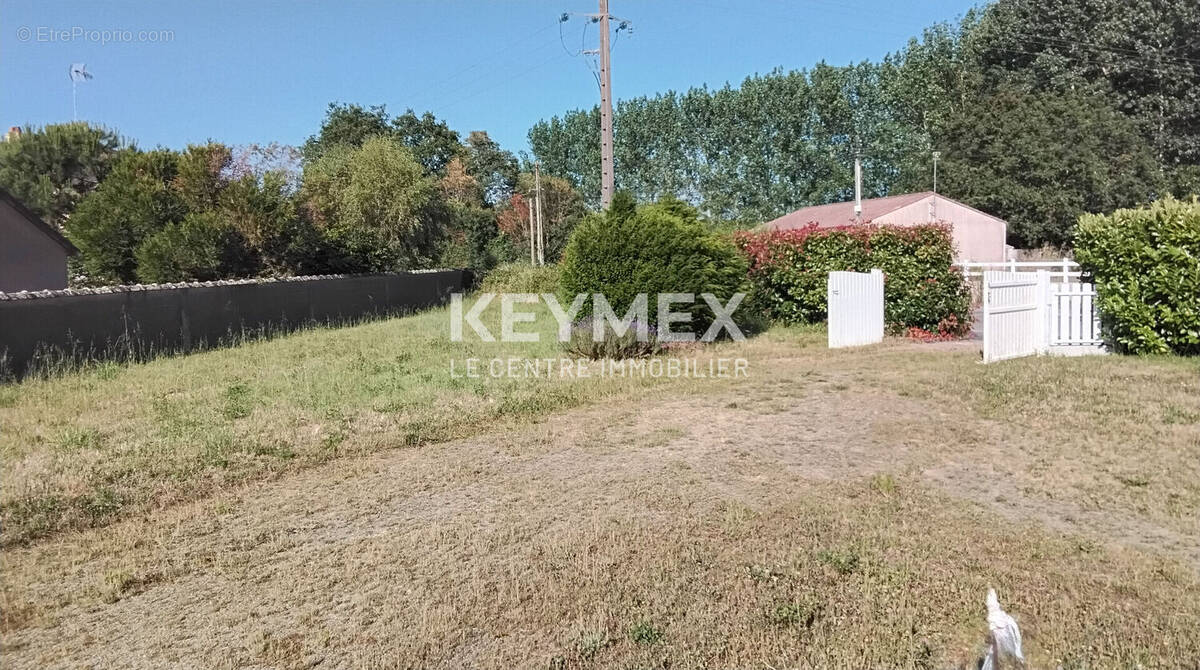 Terrain à ARTHON-EN-RETZ