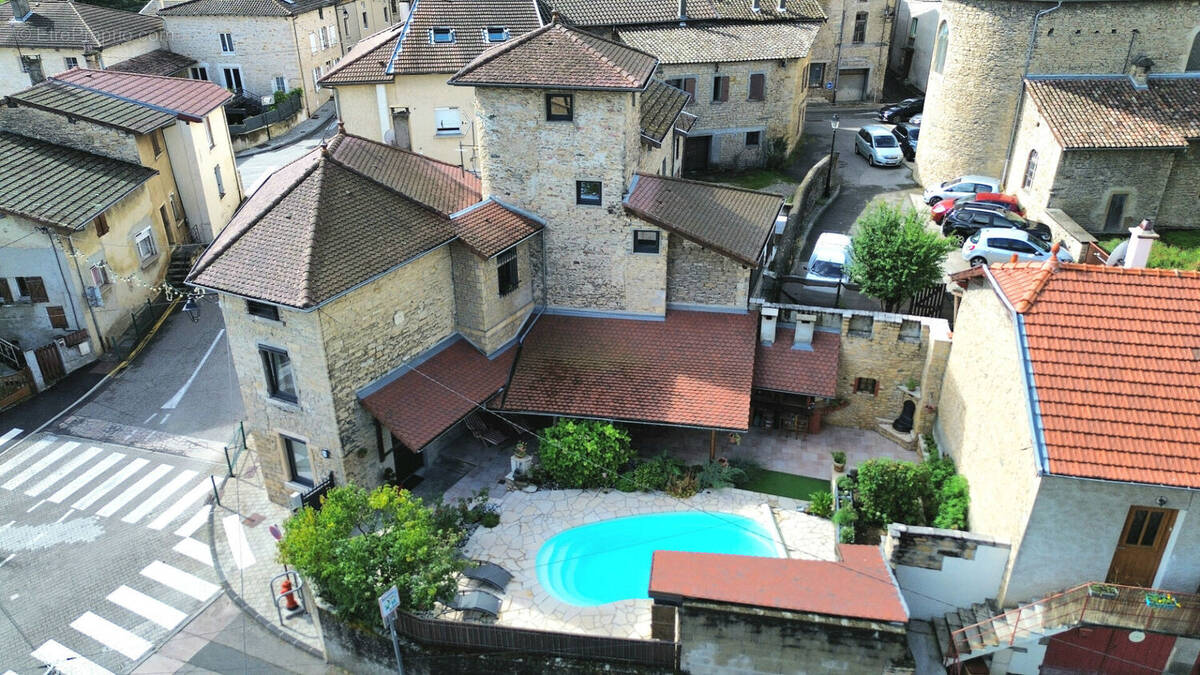 Maison à SAINT-ALBAN-DE-ROCHE