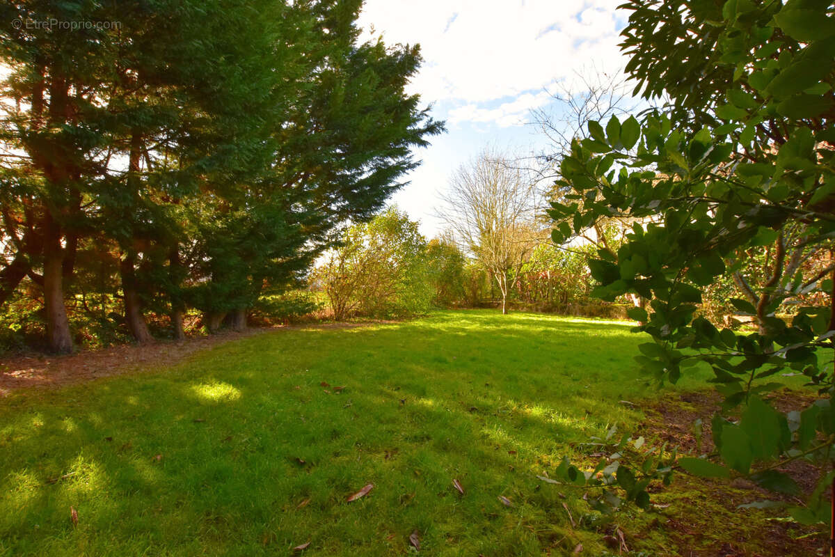 Appartement à LES ESSARTS-LE-ROI