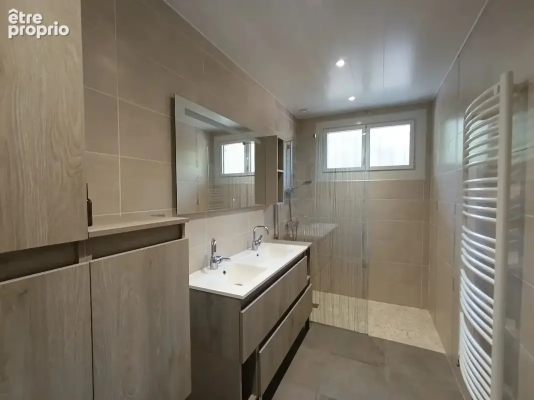 Maison familiale de 180m² à Saint-Genest-Lerpt - photo 7