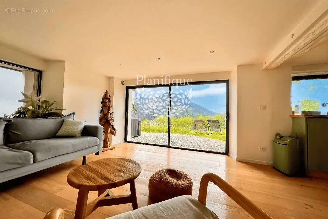 Maison à SAINT-PIERRE-EN-FAUCIGNY