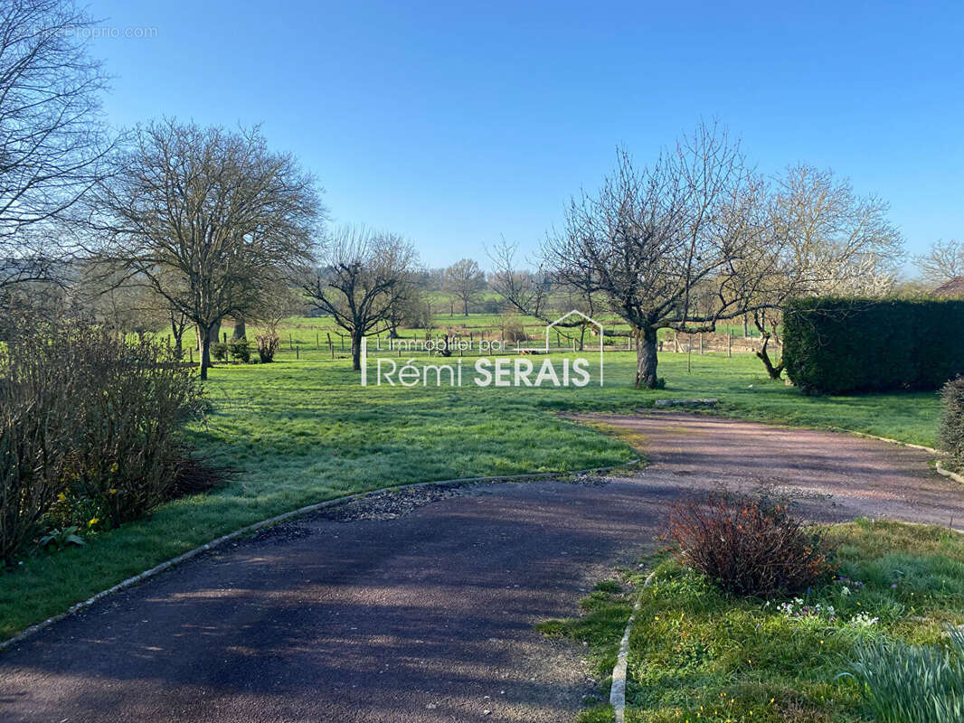 Maison à CONDE-SUR-SARTHE