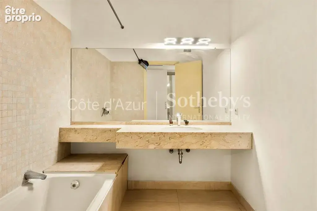 Le Cannet résidentiel, appartement à rénover avec terrasse, piscine et vue sur la mer - photo 11
