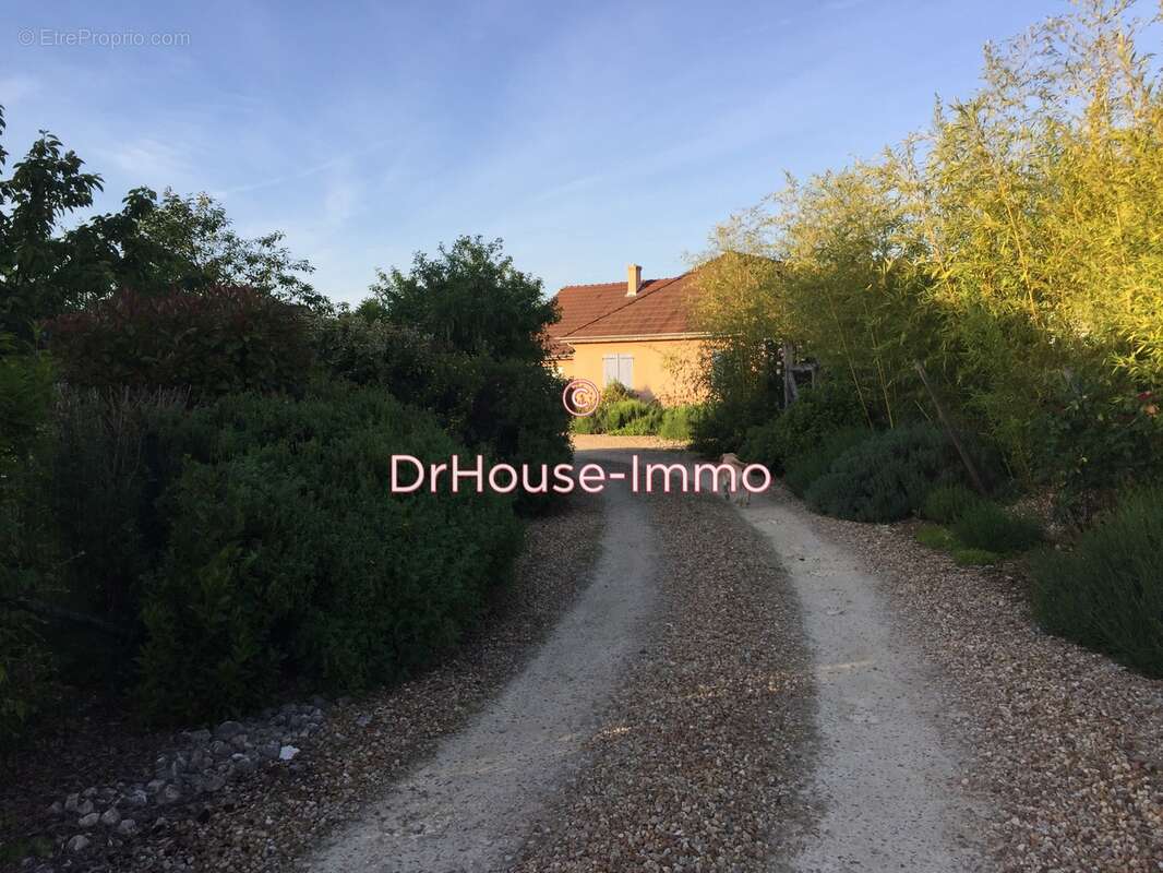 Maison à SAINT-DOULCHARD