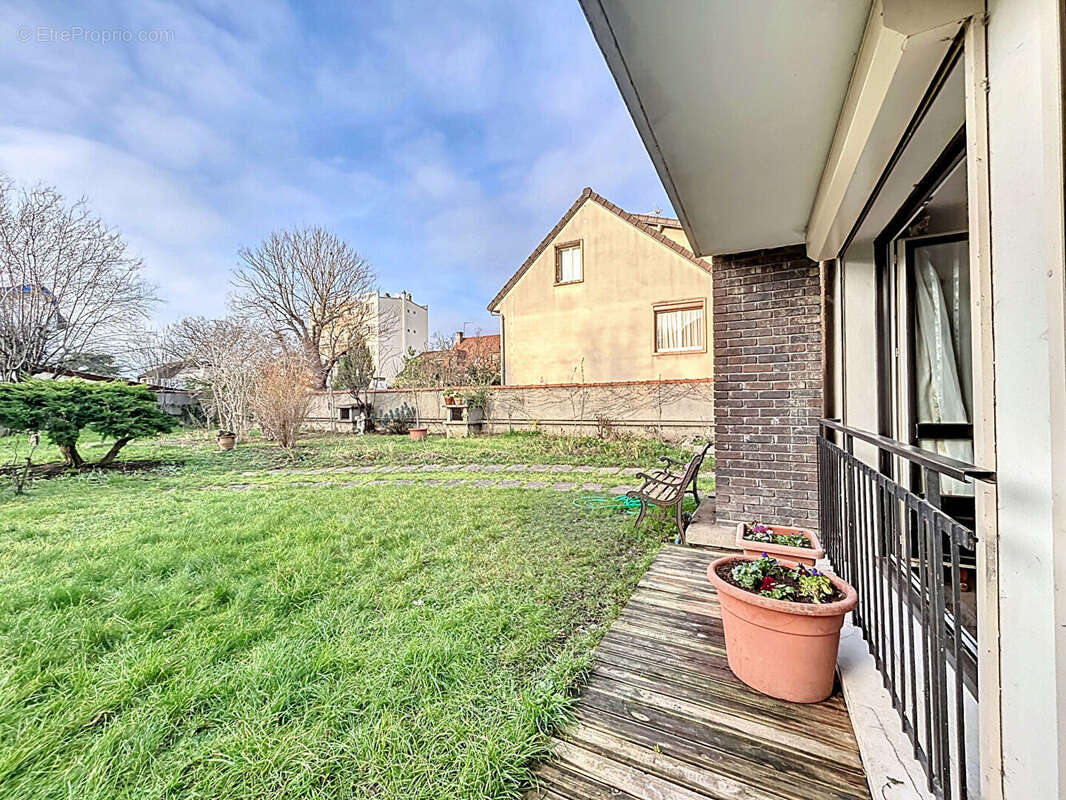 Appartement à SAINT-MAUR-DES-FOSSES