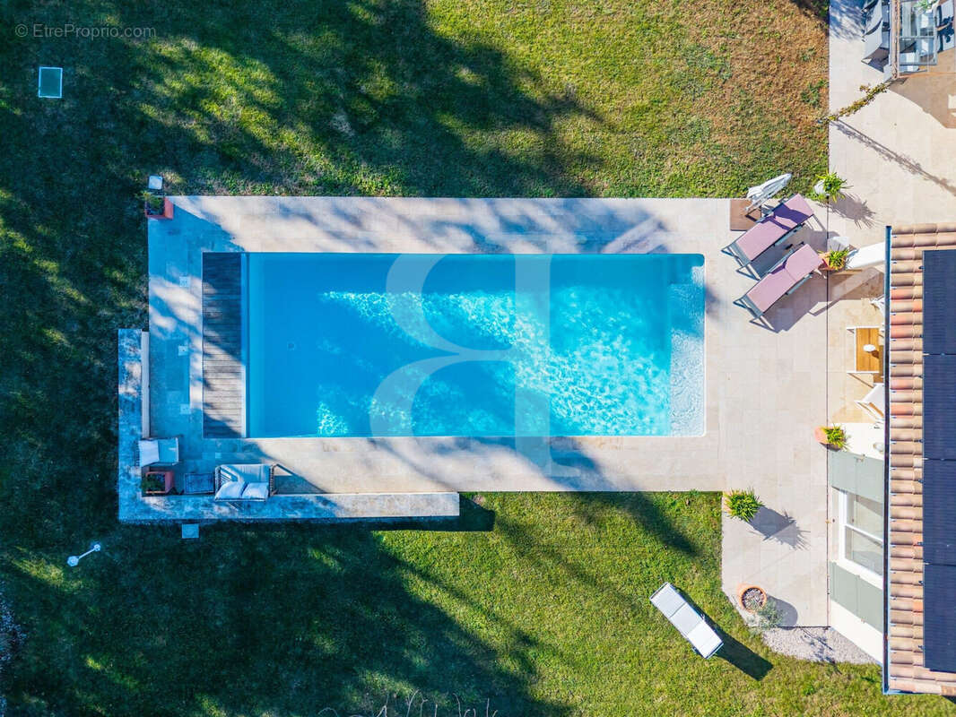 Maison à L&#039;ISLE-SUR-LA-SORGUE