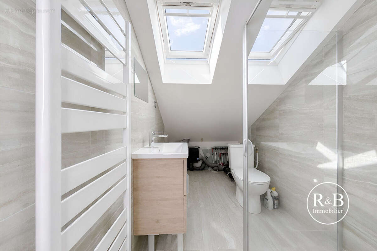 Appartement à LES CLAYES-SOUS-BOIS