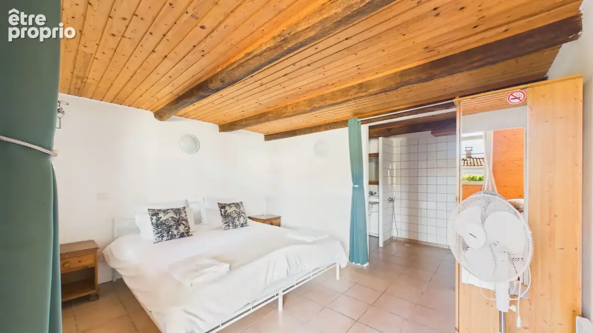Exceptionnelle propriété de village avec gîte et piscine chauffée - Excellent potentiel de revenus - photo 17