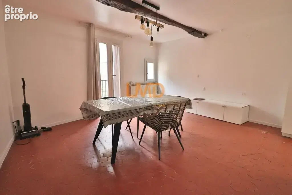 Saint Maximin – Maison de ville rénovée – Terrasse 27m2 – Garage - photo 2