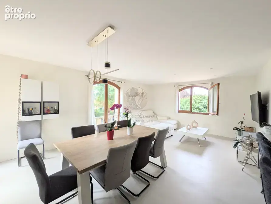 Cournon-d’Auvergne   Maison familiale rénovée avec des prestations de qualité avec vue sur le Puy-de-Dôme - photo 1