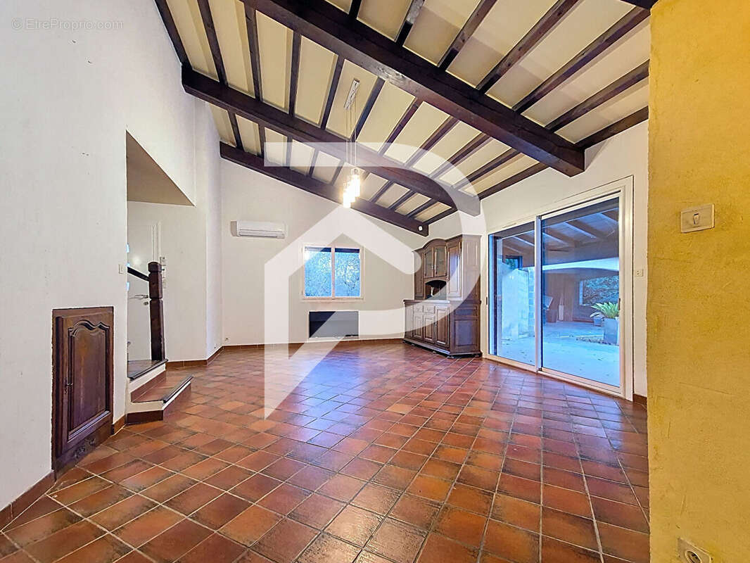 Maison à MONTBOUCHER-SUR-JABRON