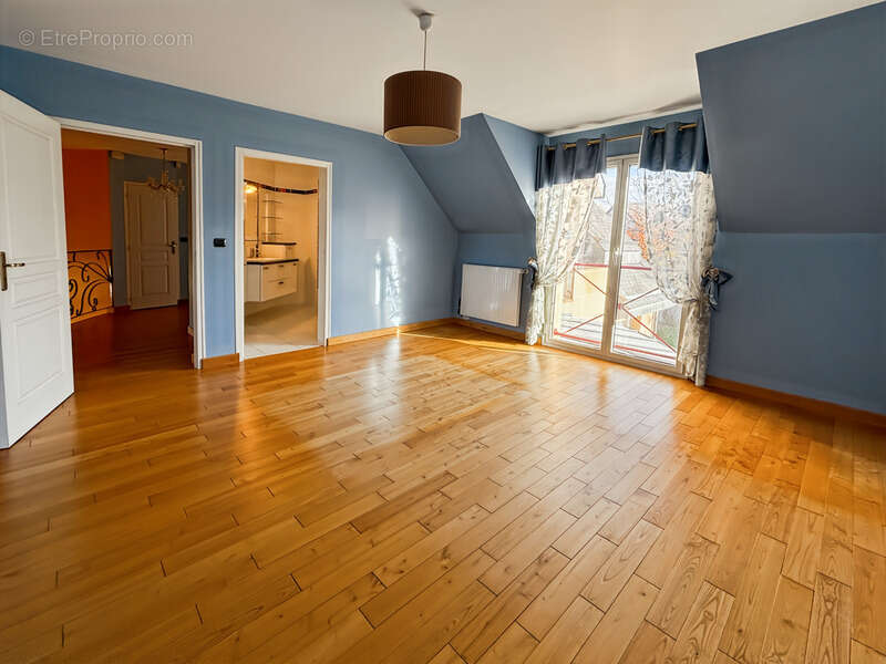 Maison à LE MESNIL-ESNARD