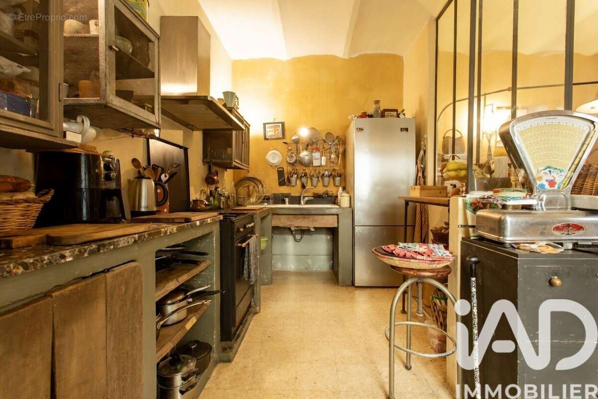 Maison 205 m² à Montfrin  - photo 4