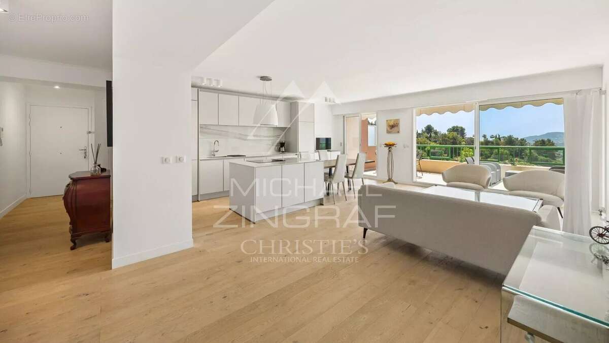 Appartement à MANDELIEU-LA-NAPOULE