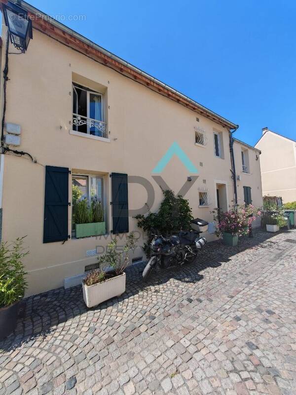 Appartement à MAISONS-LAFFITTE